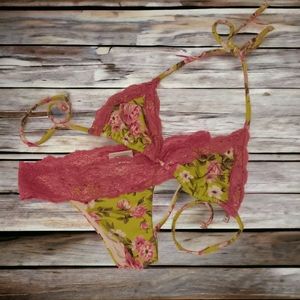 BEACH BUNNY BATHING SUIT